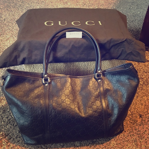 Gucci Handbags - Large Gucci tender GG Guccissima